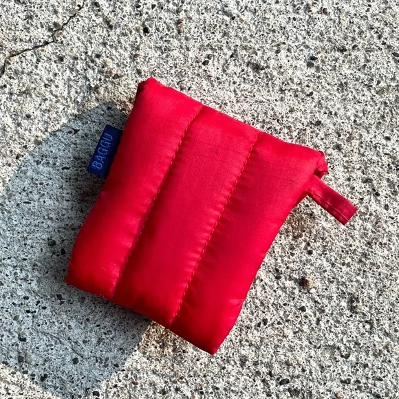 Baggu Puffy Earbuds Case - Picture 2 of 2